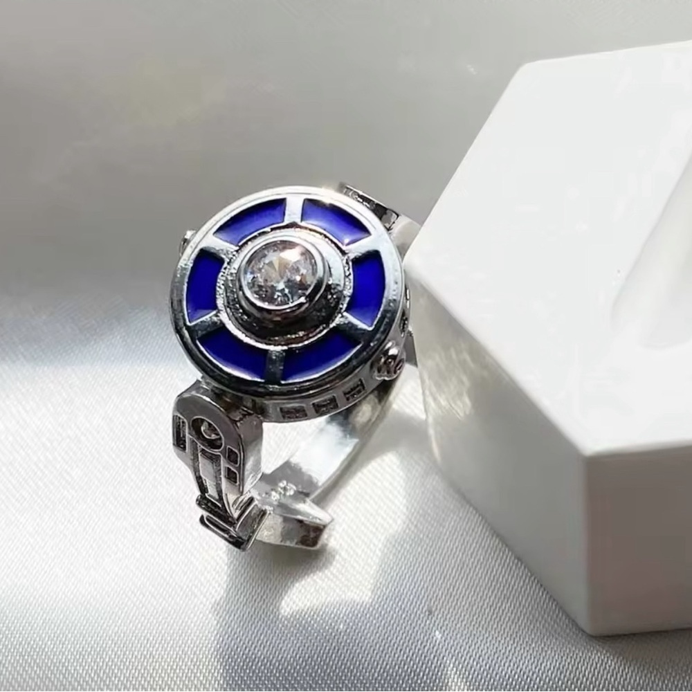 ⭐️NEW⭐️ 925 Sterling Silver Plated R2-D2 Shaped Ring With Center Diamond Stone - Picture 6 of 7